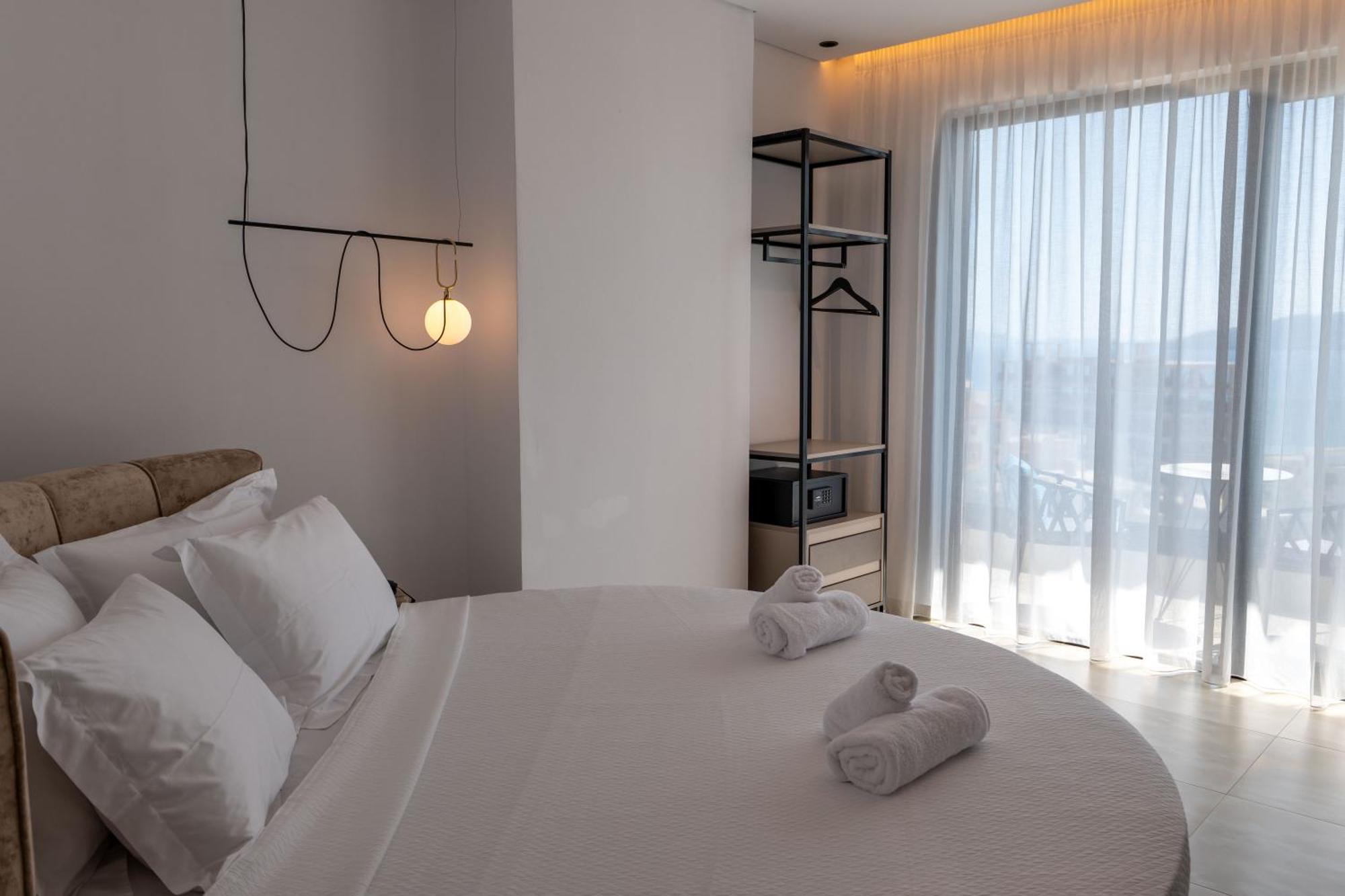 Litan Hotel Sarandë Exterior foto