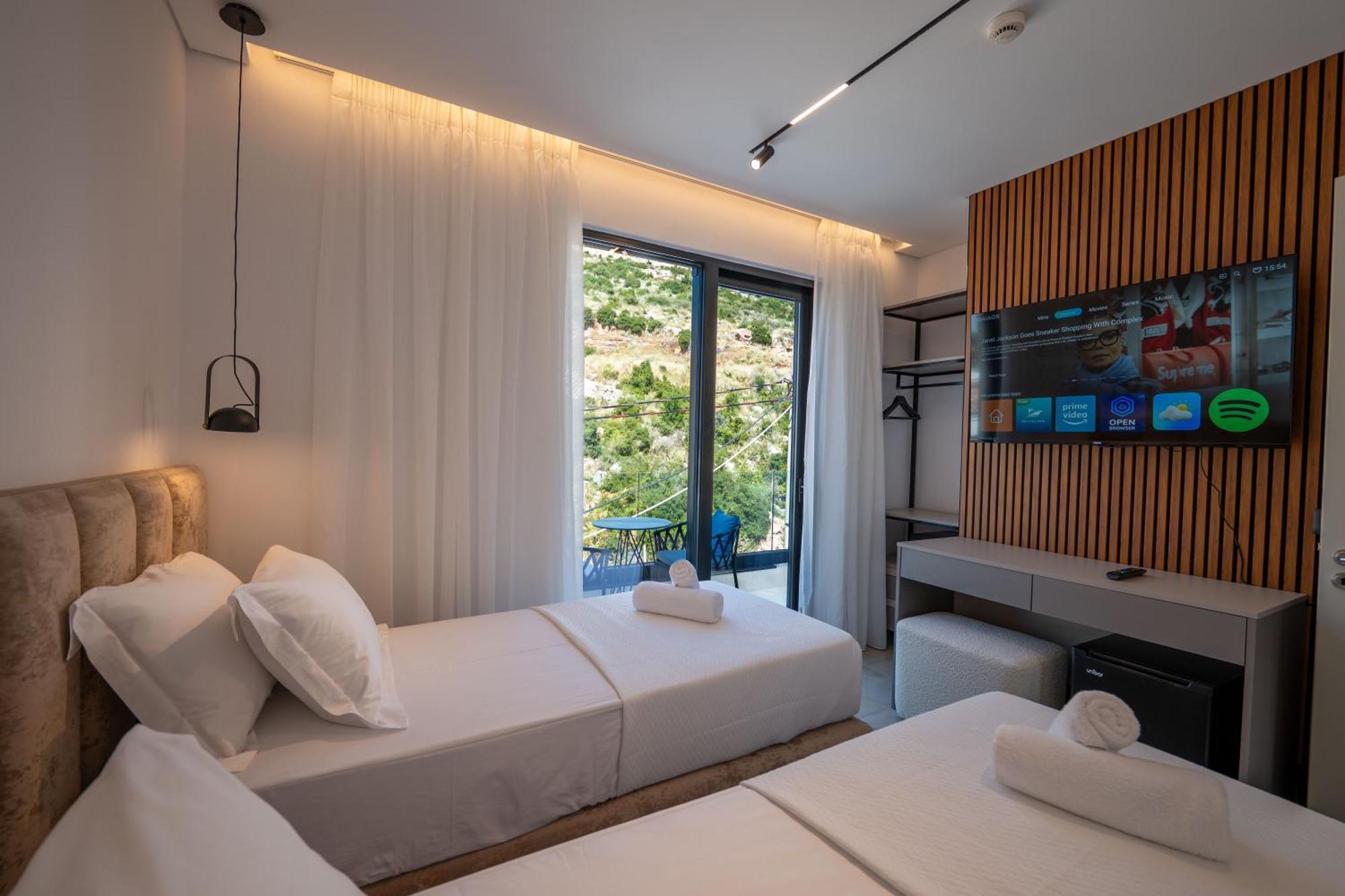 Litan Hotel Sarandë Exterior foto